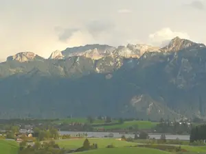 Bergpanorama und Hopfensee Bergpanorama und Hopfensee