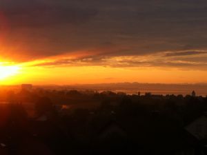 Sonnenaufgang, Ausblick von Terrasse und Balkon