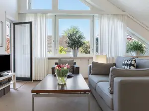 Photo, INSIDE, OUTSIDE