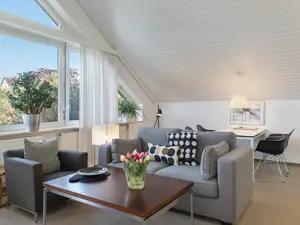 Photo, INSIDE, OUTSIDE