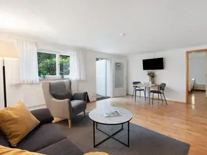 Photo, INSIDE, OUTSIDE