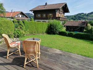 Terrasse und Garten