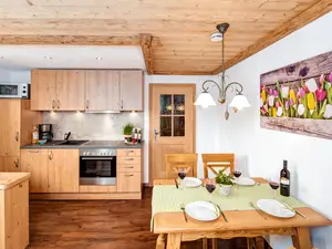 Küche mit Eßbereich