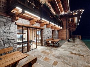 Stadl-Chalet-Ischgl-Nacht-copy-06222022_130528