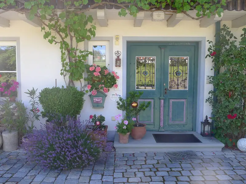Haustür im Sommer Haustür im Sommer