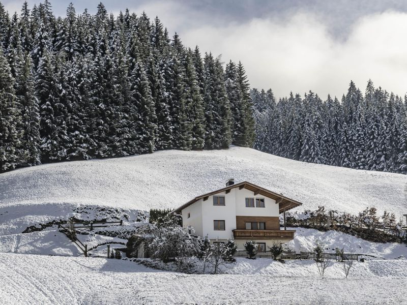 Außenseite Ferienhaus [Winter]