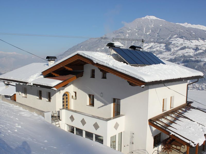 Außenseite Ferienhaus [Winter]