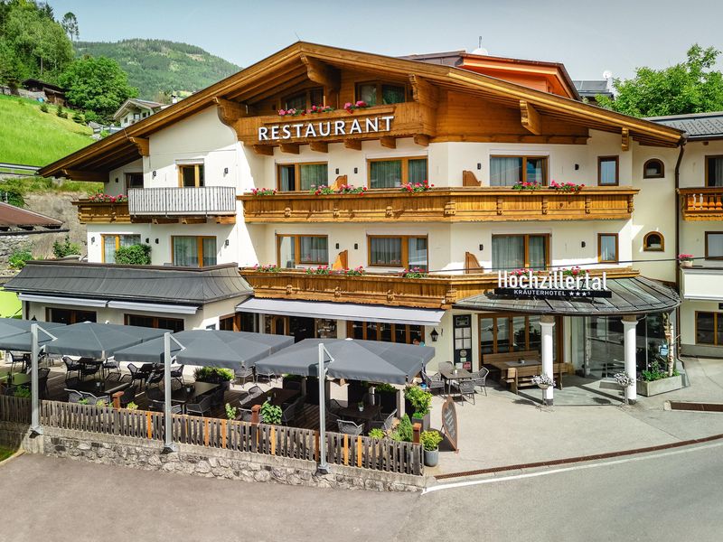 Außenaufnahme Hotel Hochzillertal Kaltenbach Somme