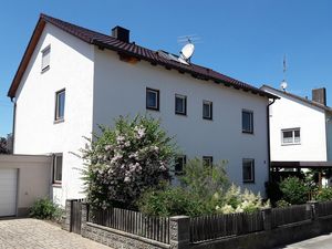 Hausansicht/Carport