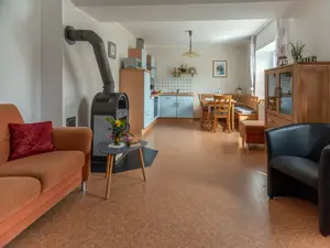 Fewo Igelheim - Wohnraum mit Kaminofen