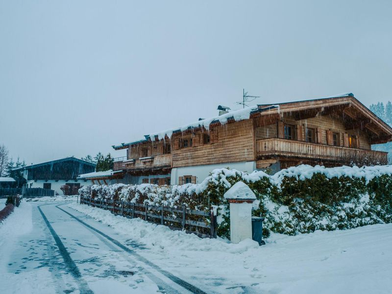 Außenseite Ferienhaus [Winter]