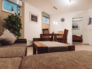 Aufenthaltsraum mit Wohnzimmer und Essecke Ferienwohnung am Mainradweg Beuerlein Martin Stammheim Kolitzheim