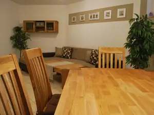 Aufenthaltsraum mit Wohnzimmer und Essecke Ferienwohnung am Mainradweg Beuerlein Martin Stammheim Kolitzheim