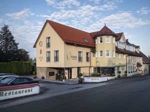 Hotel-Außenansicht