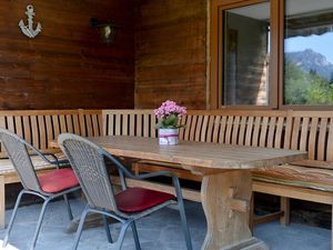 Terrasse am Haus Straif