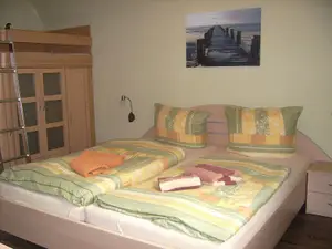 Schlafbereich mit Hochbett / Kinderbett