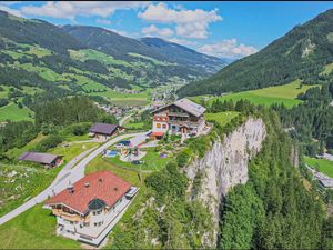 Außenseite Ferienhaus [Sommer]