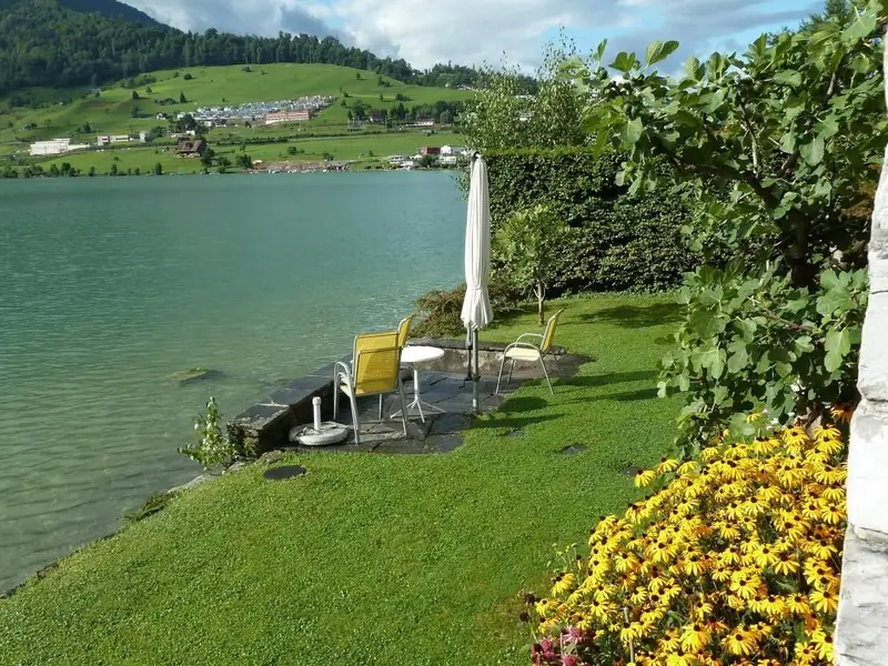 Garten und Seeufer Garten und Seeufer
