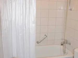 Badezimmer-Ferienwohnung3-Langenargen.jpg Badezimmer-Ferienwohnung3-Langenargen.jpg