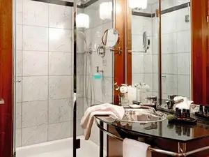 Zimmerbeispiel: Superior EZ, Bad