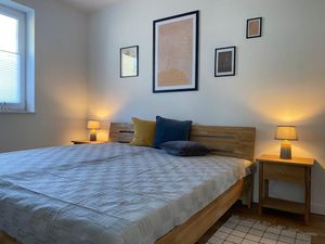 Schlafzimmer 1 mit Doppelbett