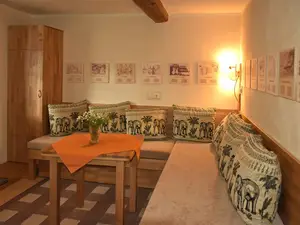 Ferienwohnung 3: Sitzecke im Wohnraum