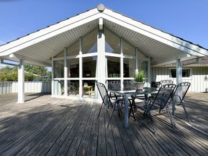 Terrasse mit Blick zum Wohnzimmer