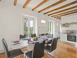 Küche und Essbereich