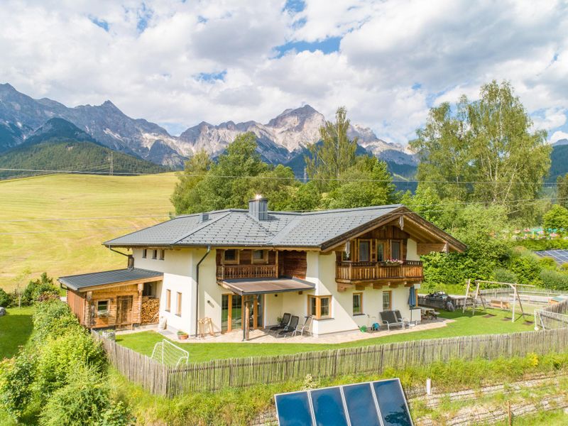 Außenseite Ferienhaus [Sommer]