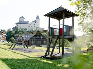 Hauseigener Spielplatz für unsere Kleinen