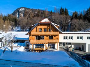 Außenseite Ferienhaus [Winter]