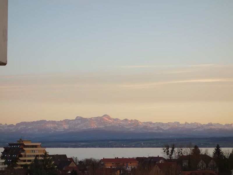 Südbalkon mit See- und Alpenblick