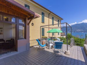 Blick auf den See Varenna & Bellagio von der Terrasse