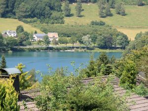 Blick zum See - Ferienhaus Henneseeblick am Hennesee