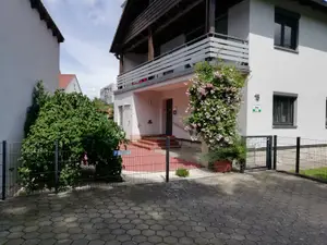 Eingang zur Ferienwohnung "Marie" mit Parkplatz Eingang zur Ferienwohnung "Marie" mit Parkplatz