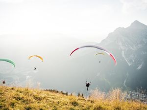 Sonnenaufgang_Paraglider-c-Schlick_2000_47