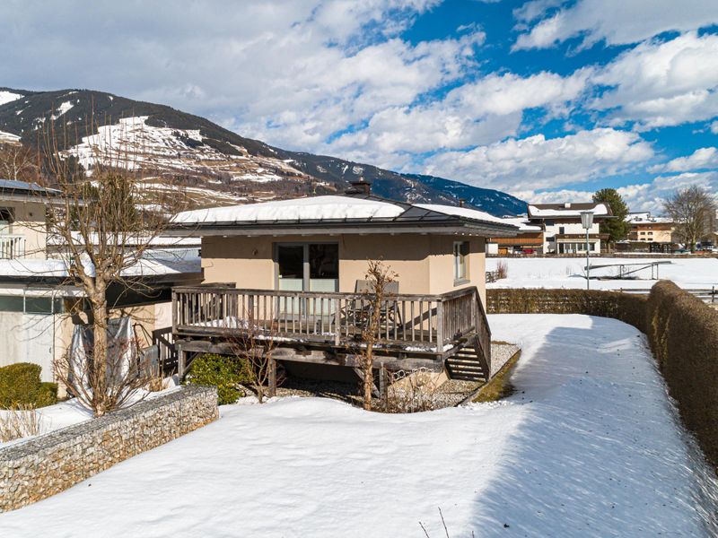 Außenseite Ferienhaus [Winter]