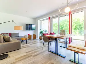 Wohn/Essbereich mit Blick ins Grüne