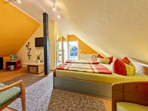 Mansardenzimmer mit Dachterrasse, Dusche & WC