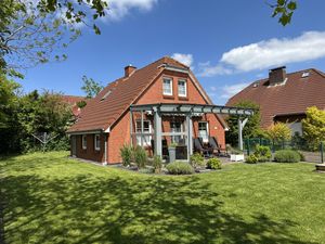 Ferienhaus und Garten