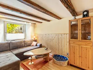 Photo, INSIDE, OUTSIDE