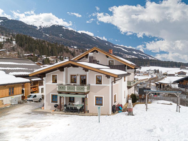 Außenseite Ferienhaus [Winter]