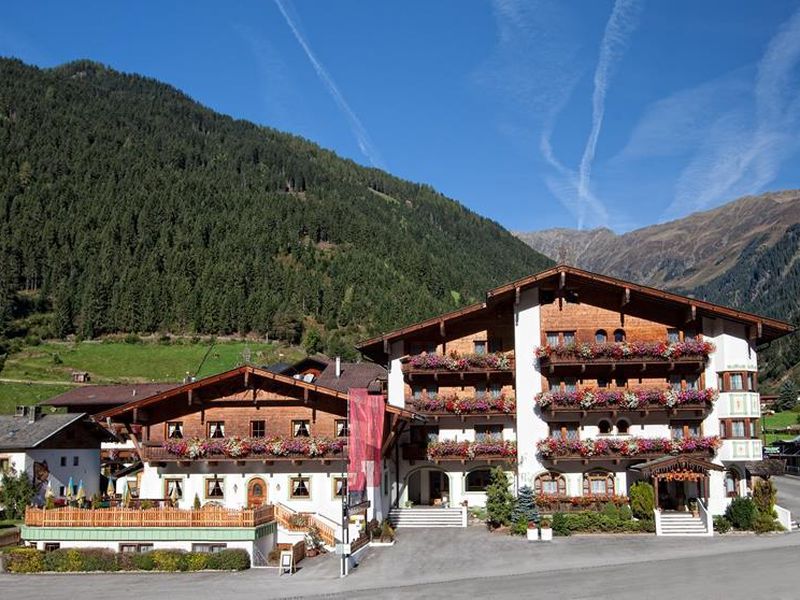 Hotel zum Holzknecht Sommer im Stubaital Tirol