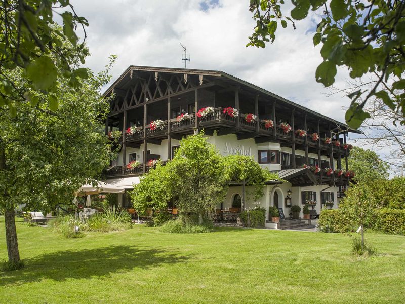 Landhotel-Restaurant Alpenhof