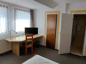 Blick in Zweibettzimmer im Gästehaus