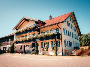 Unser Bauernhof mit allen Ferienwohnungen