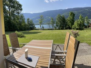 Terrasse mit Seeblick