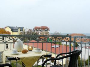 Balkon mit Gartenmöbeln