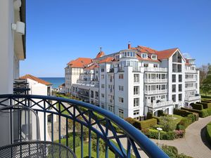 Ostbalkon mit Teilseeblick