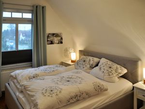 Schlafzimmer mit Doppelbett